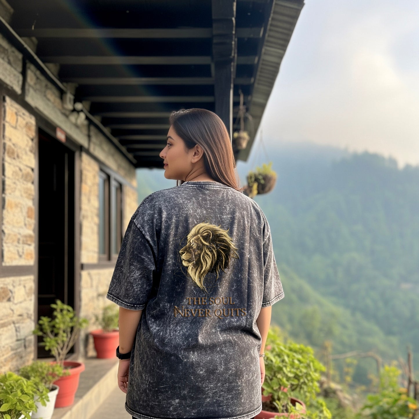 Unisex Black Acid Wash Oversized T‑Shirt – “The Soul Never Quits” Golden Lion Spiritual Streetwear Tee | Premium 280GSM Cotton